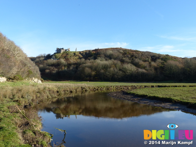 FZ010064 Pennard Castle, Three Cliffs Bay